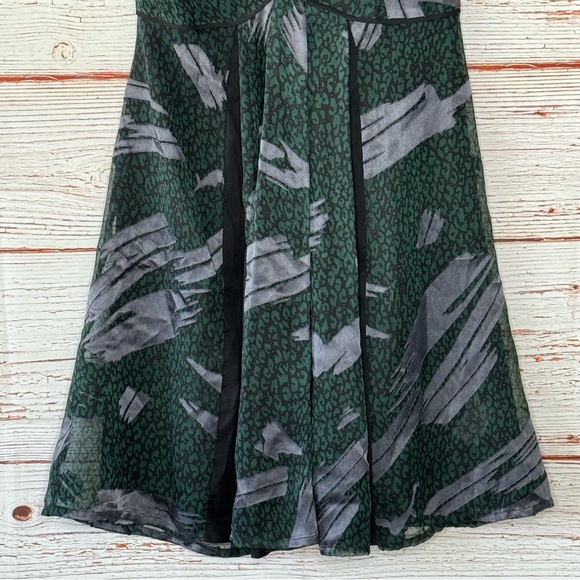 Reiss Loretta Chiffon Flutter Sleeve Dress Green and Black Sz 6 - Picture 7 of 14